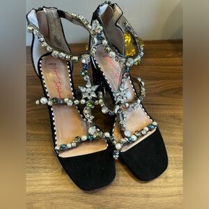 Betsey Johnson size 7 open toed shoes